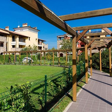 Lucy Apartment Сирмионе Екстериор снимка