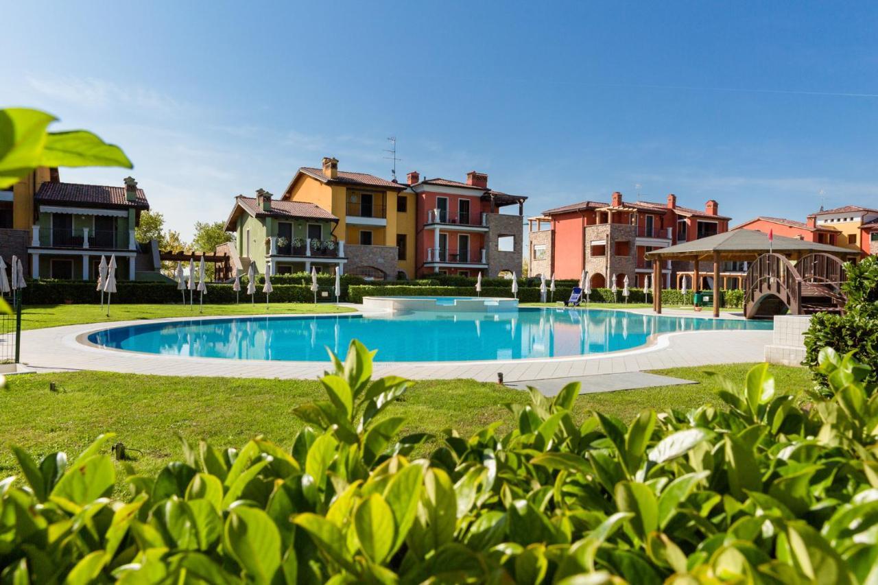 Lucy Apartment Сирмионе Екстериор снимка