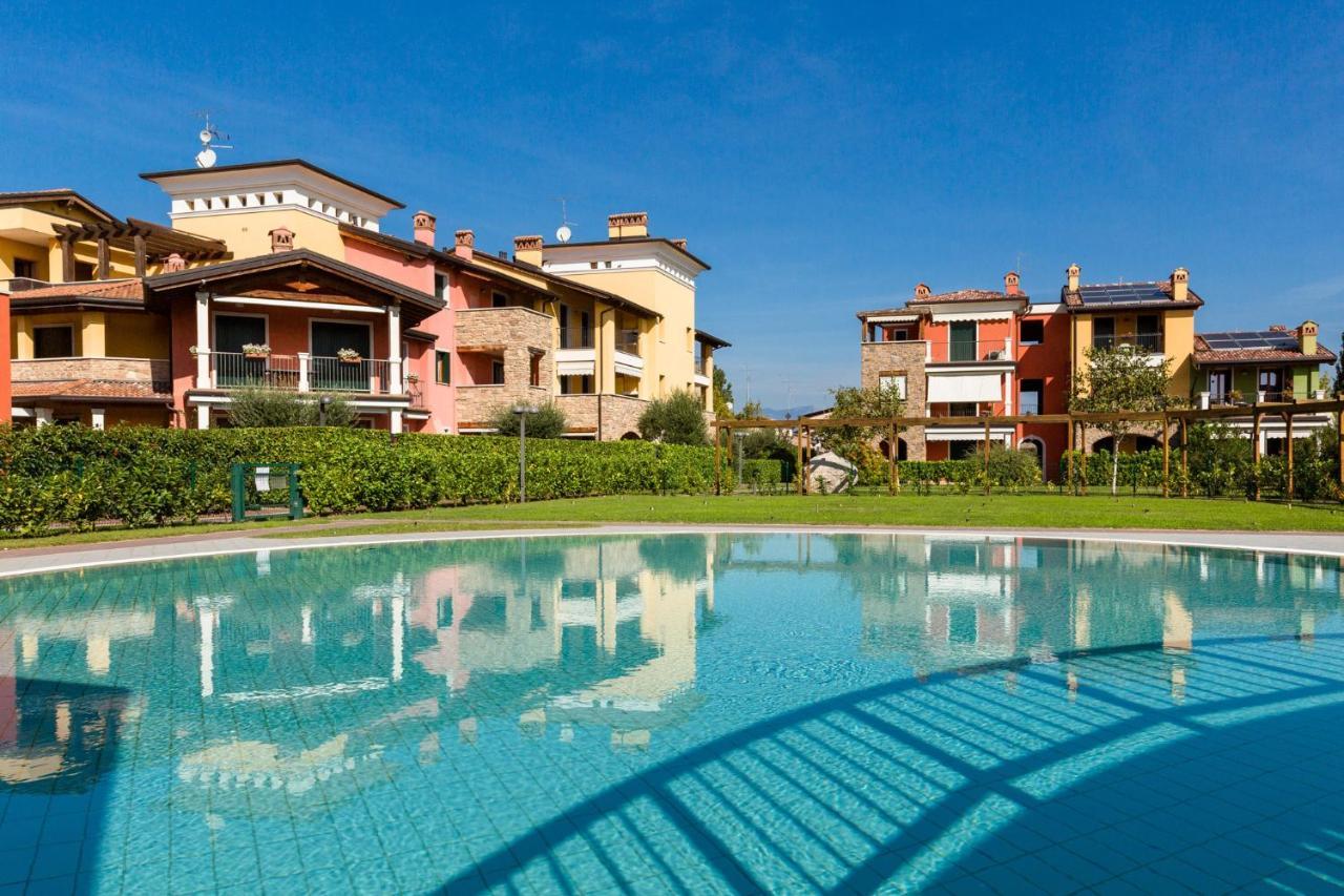 Lucy Apartment Сирмионе Екстериор снимка