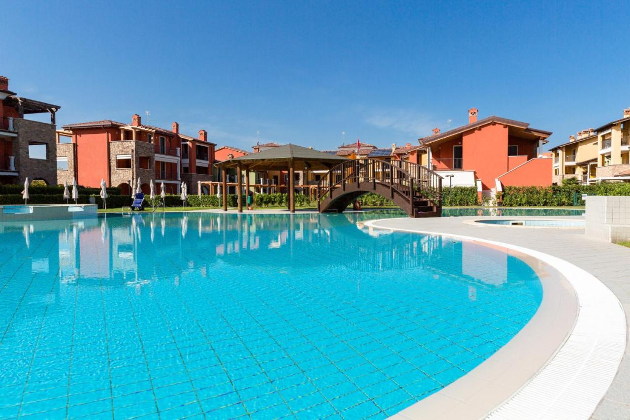 Lucy Apartment Сирмионе Екстериор снимка