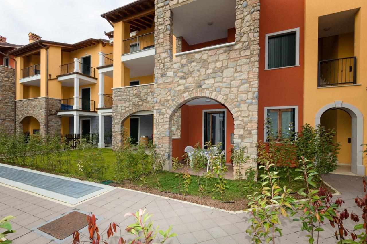 Lucy Apartment Сирмионе Екстериор снимка