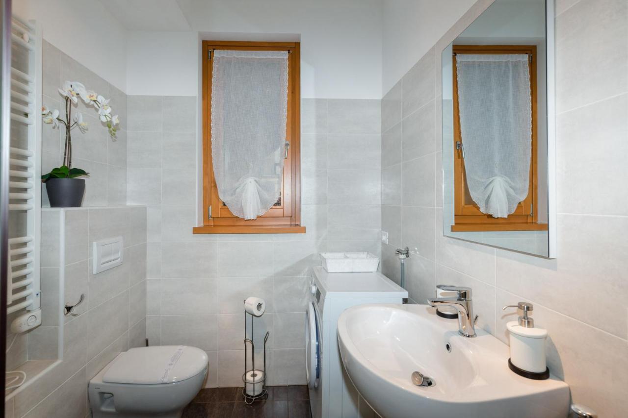 Lucy Apartment Сирмионе Екстериор снимка