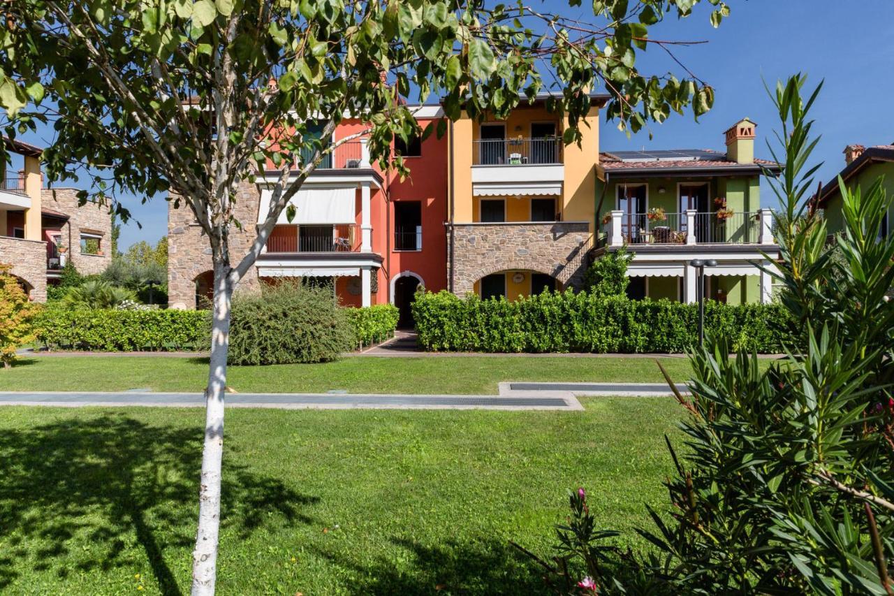 Lucy Apartment Сирмионе Екстериор снимка