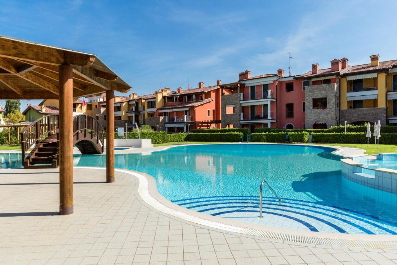 Lucy Apartment Сирмионе Екстериор снимка
