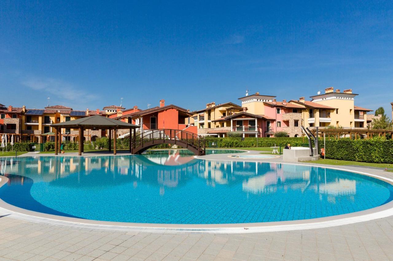 Lucy Apartment Сирмионе Екстериор снимка