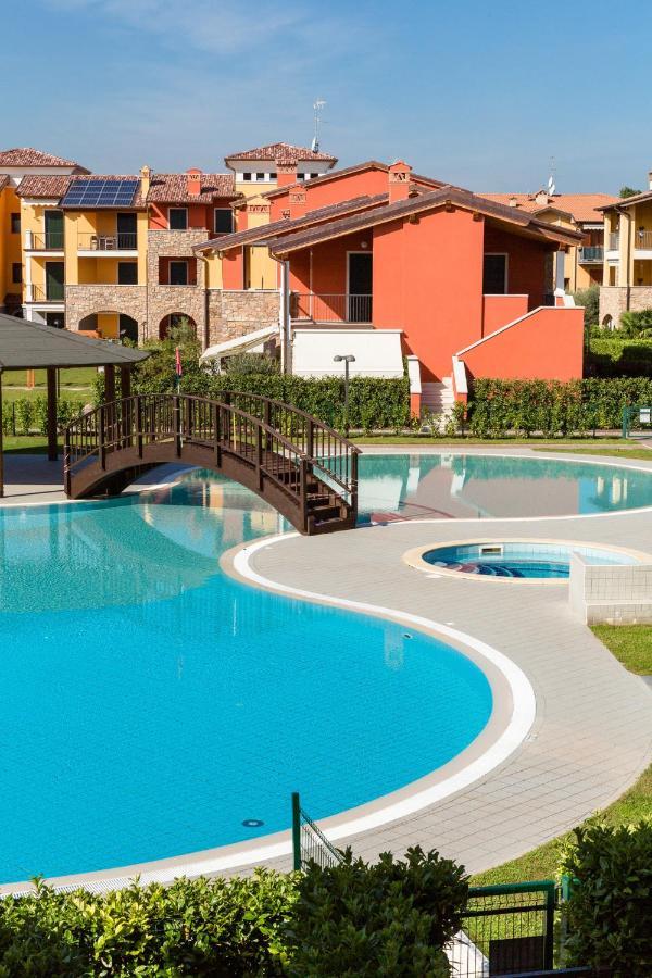Lucy Apartment Сирмионе Екстериор снимка