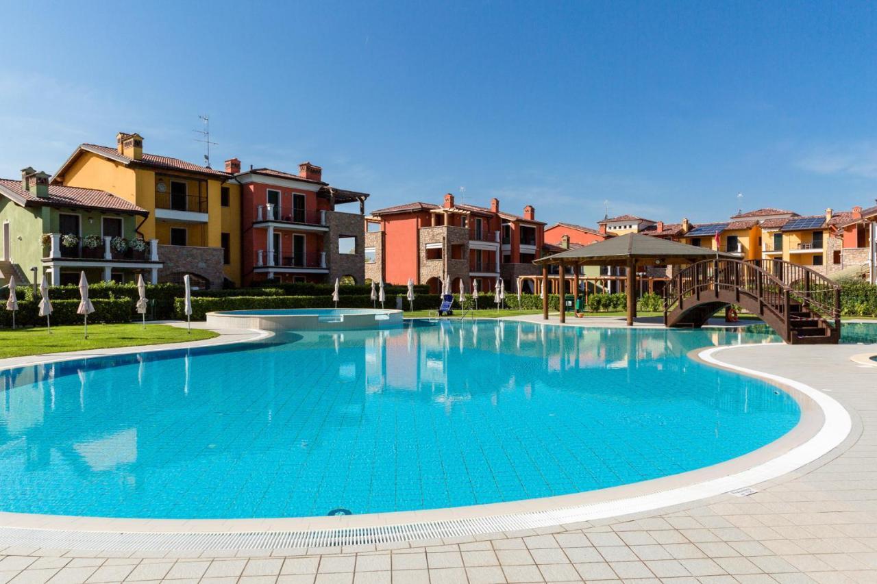 Lucy Apartment Сирмионе Екстериор снимка