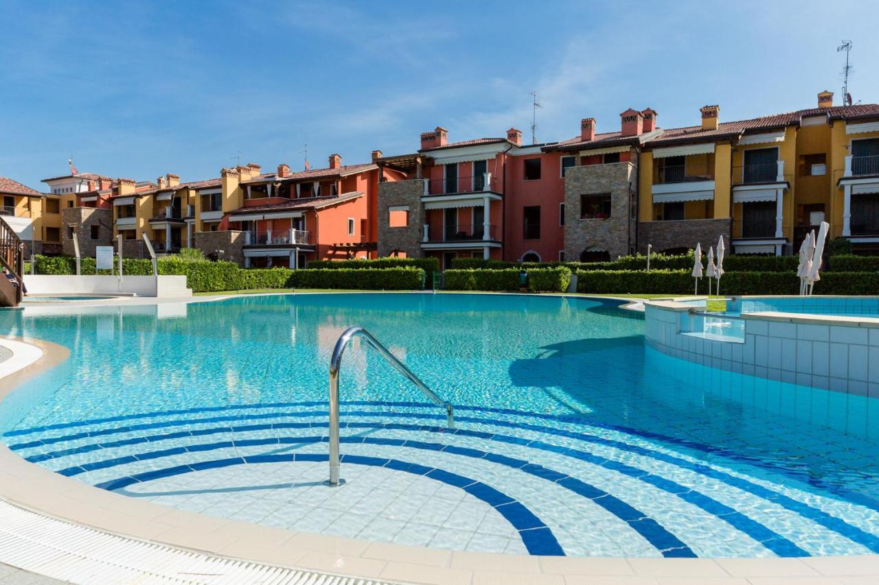 Lucy Apartment Сирмионе Екстериор снимка