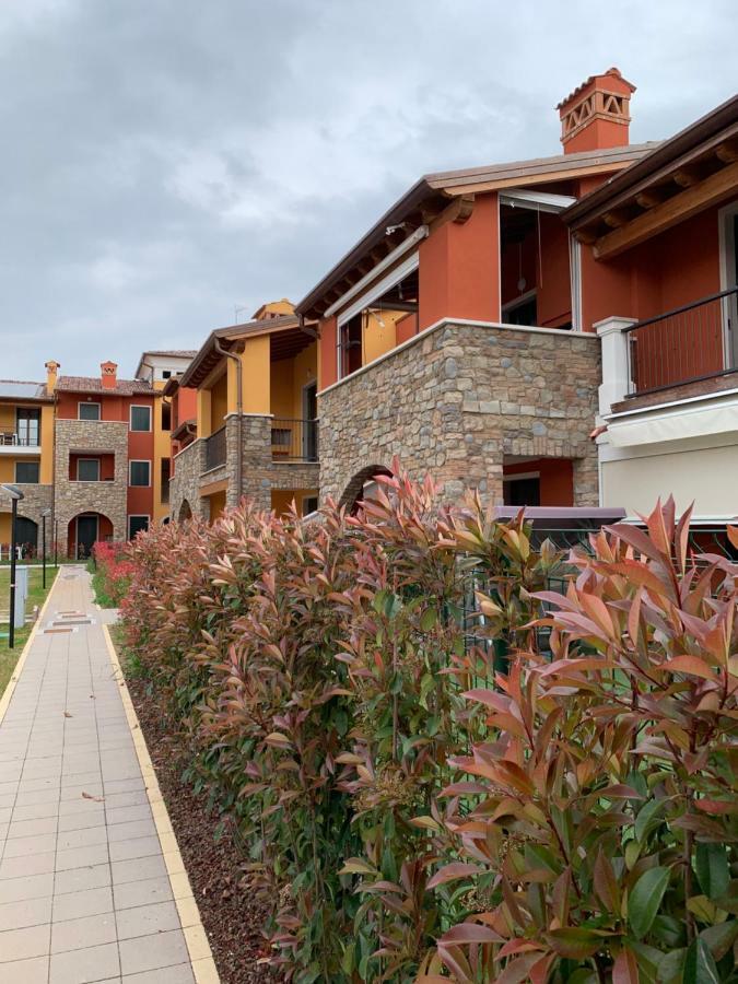Lucy Apartment Сирмионе Екстериор снимка