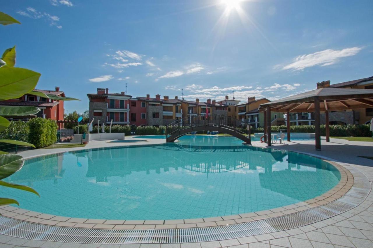 Lucy Apartment Сирмионе Екстериор снимка