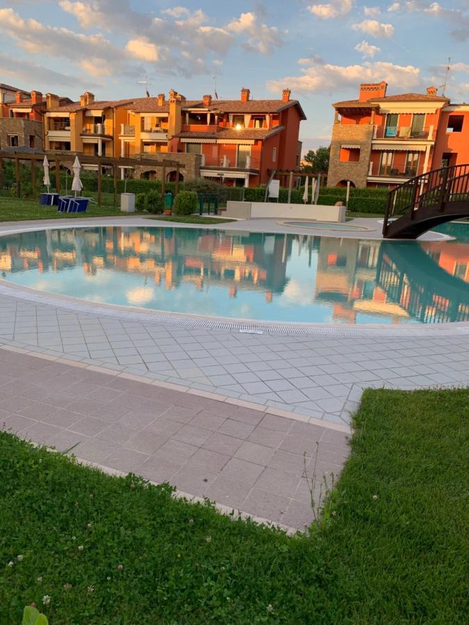 Lucy Apartment Сирмионе Екстериор снимка